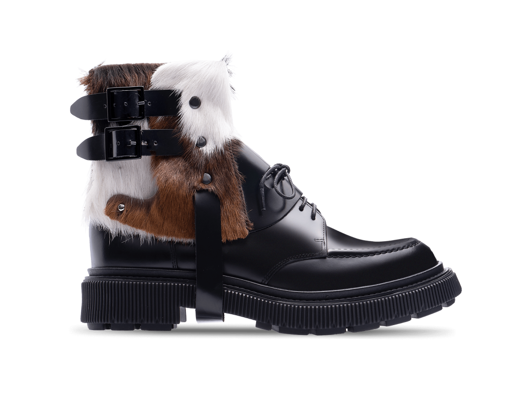 Type 134 with gaiters